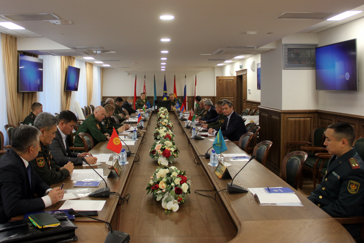 Representatives of concerned ministries and departments of the CSTO member States held consultations in the CSTO Joint Staff on the issue of creating a unified system of technical coverage of railroads